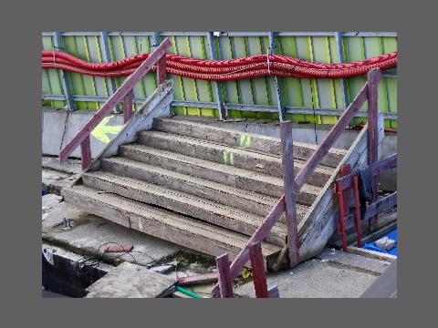 "Escalier impossible", photos aux contacts impossibles.