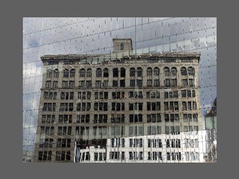 "Buildings de reflets imbriqués, 2", photos aux contiguïtés ambiguës de reflets.