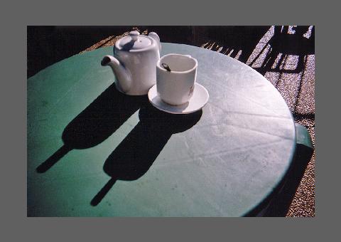 "Ombre de Théière,1", photo à ambiguïté sémantique.